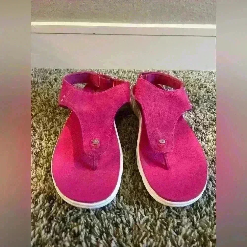 Woman’s pink Ryka sandals size 9.5w like new
